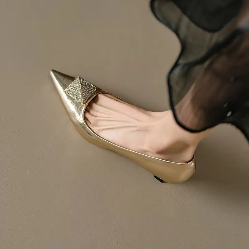 ChicLeather Pointed Toe Low-med Heels