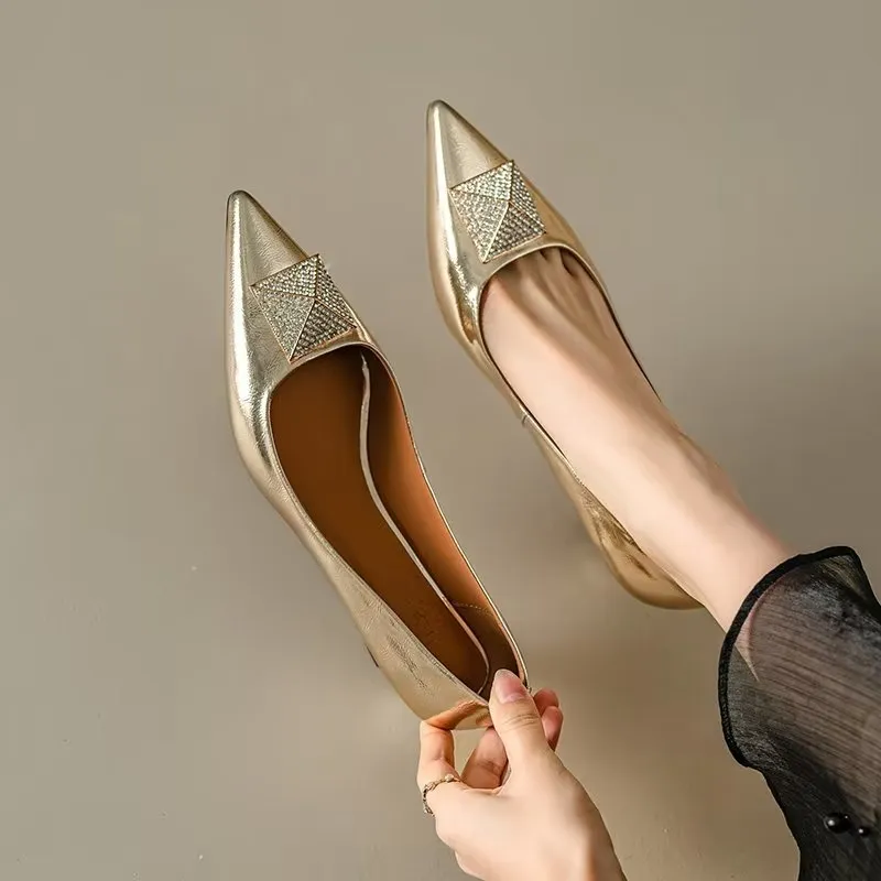 ChicLeather Pointed Toe Low-med Heels